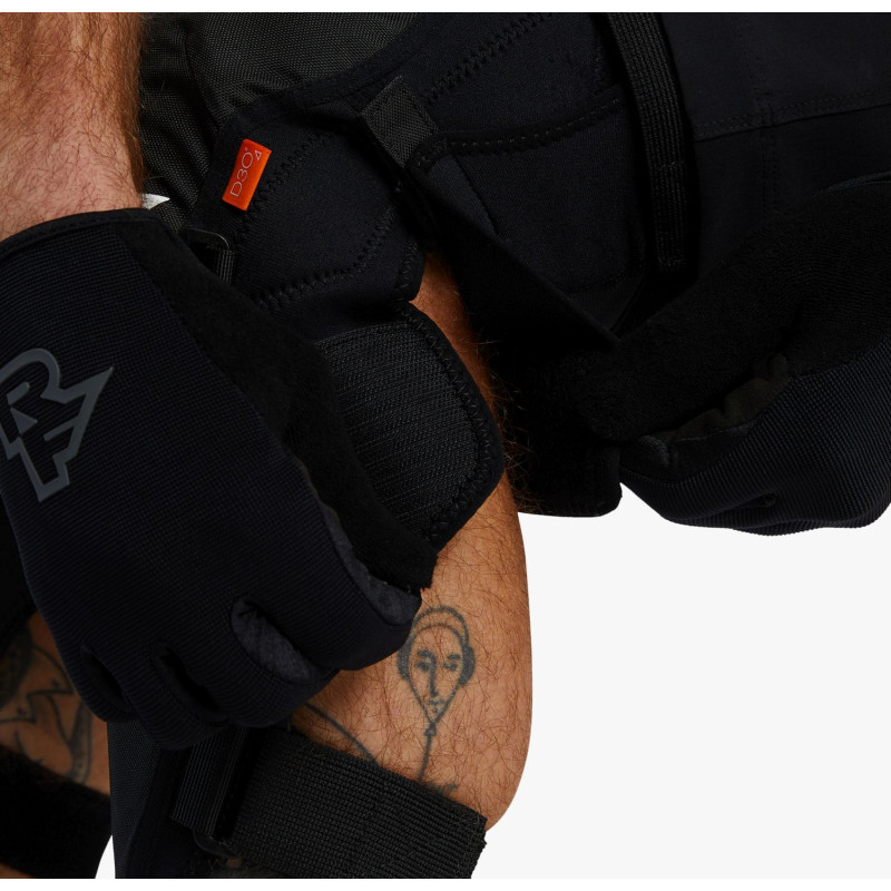 OCHRANIACZ KOLAN DŁ. RACE FACE AMBUSH LEG, BK,